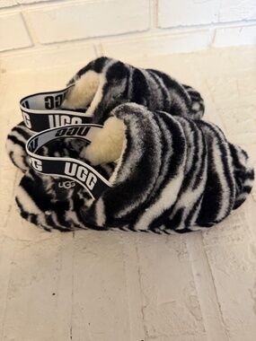 UGG Zebra Fluff Yeah Women’s Slide